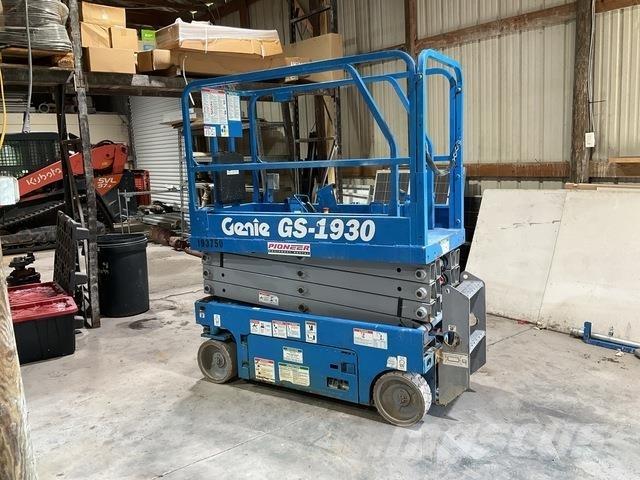Genie GS1930 رافعات مقصية الشكل