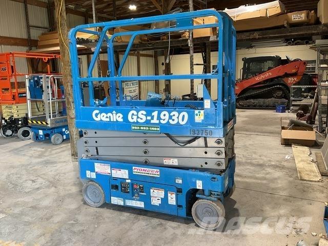 Genie GS1930 رافعات مقصية الشكل
