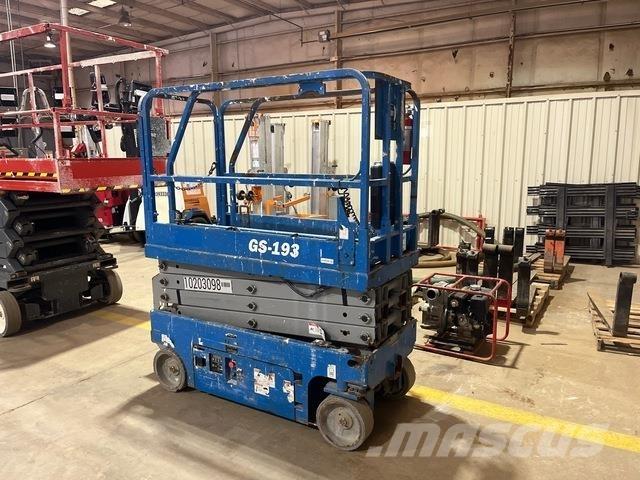 Genie GS1930 رافعات مقصية الشكل