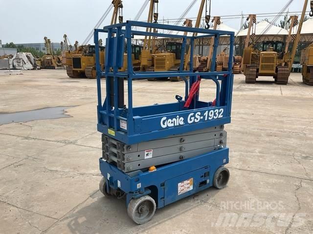 Genie GS1932 رافعات مقصية الشكل