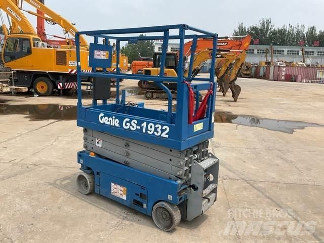 Genie GS1932 رافعات مقصية الشكل