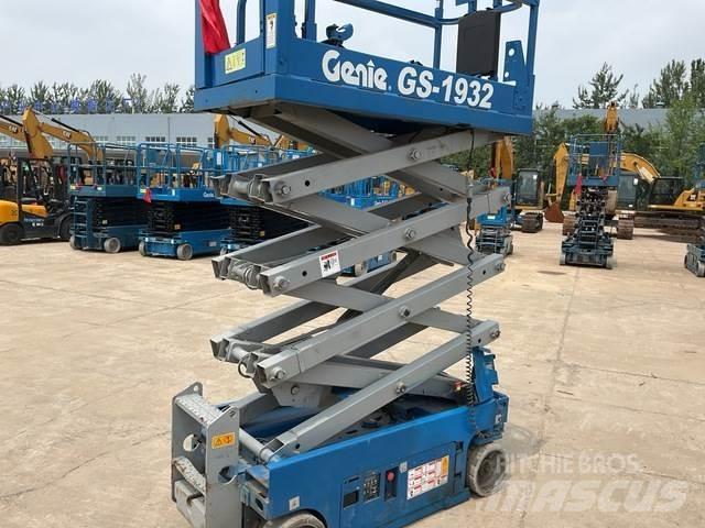 Genie GS1932 رافعات مقصية الشكل