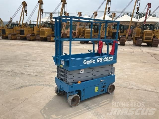 Genie GS1932 رافعات مقصية الشكل