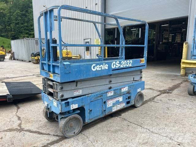 Genie GS2032 رافعات مقصية الشكل