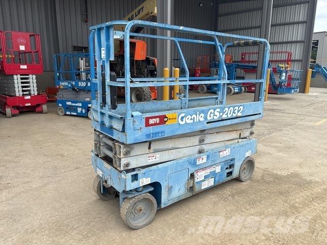 Genie GS2032 رافعات مقصية الشكل