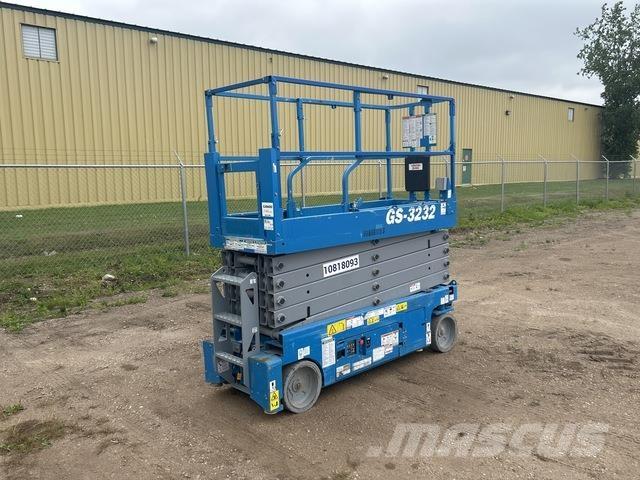 Genie GS3232 رافعات مقصية الشكل
