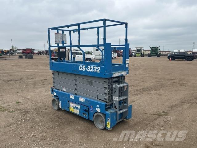 Genie GS3232 رافعات مقصية الشكل