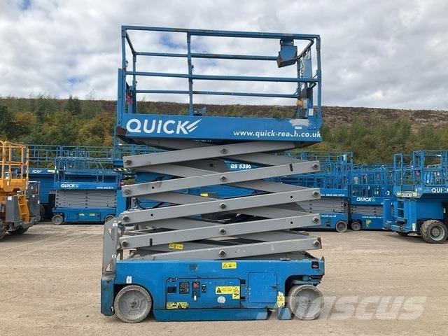 Genie GS3232 رافعات مقصية الشكل