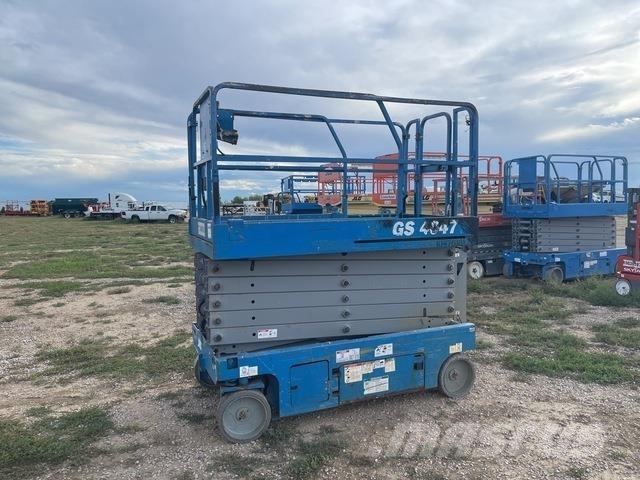 Genie GS4047 رافعات مقصية الشكل