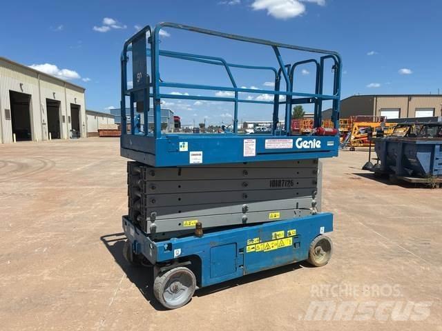 Genie GS4047 رافعات مقصية الشكل