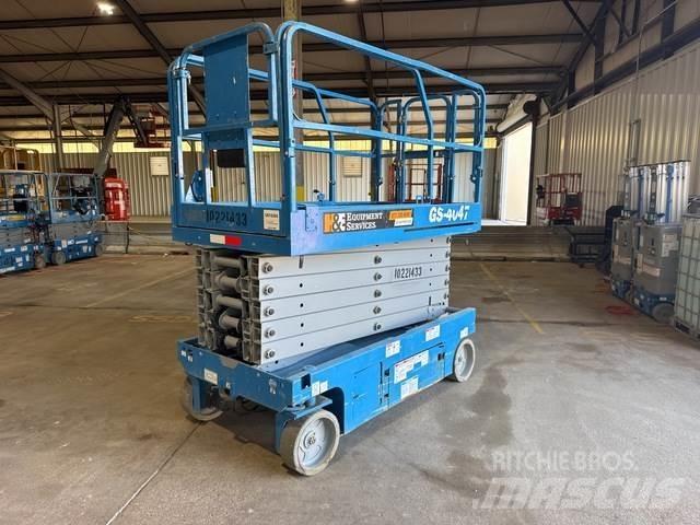 Genie GS4047 رافعات مقصية الشكل