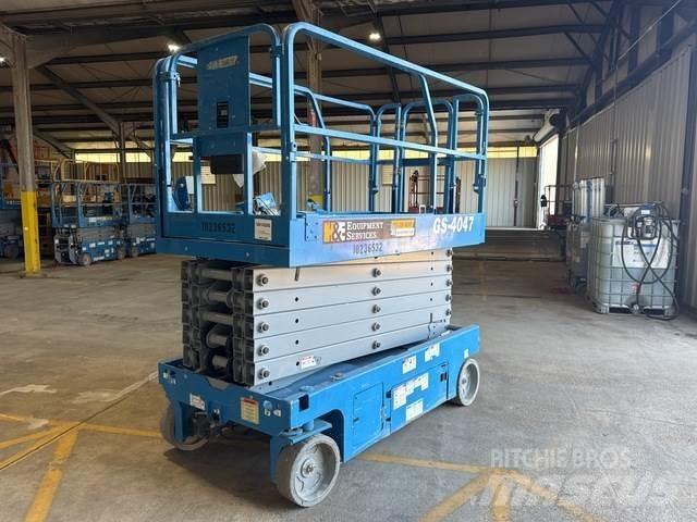 Genie GS4047 رافعات مقصية الشكل