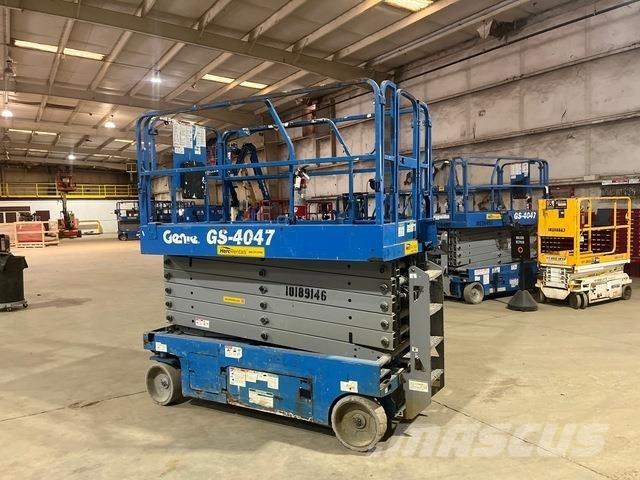 Genie GS4047 رافعات مقصية الشكل