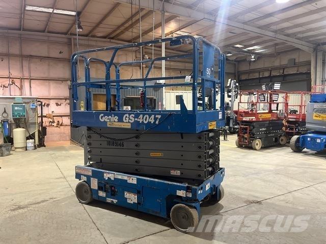 Genie GS4047 رافعات مقصية الشكل