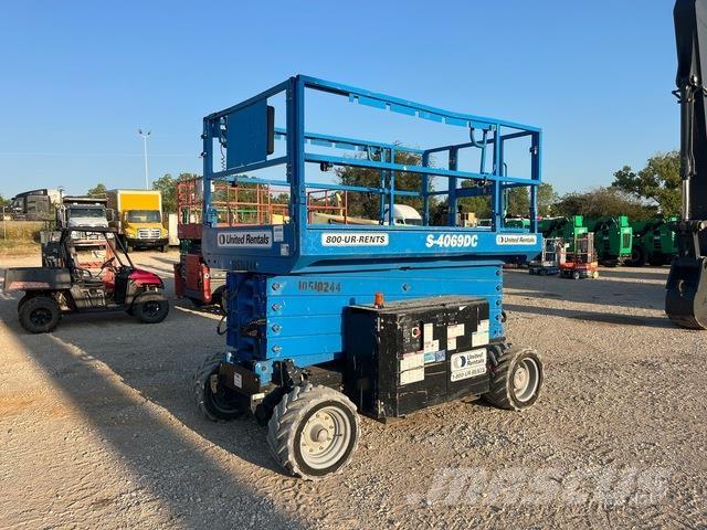 Genie GS4069DC رافعات مقصية الشكل