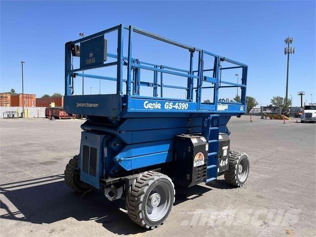 Genie GS4390RT رافعات مقصية الشكل