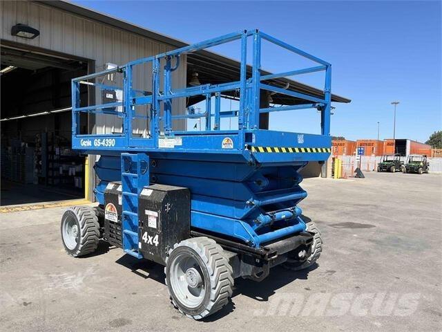 Genie GS4390RT رافعات مقصية الشكل