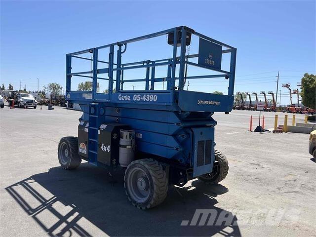 Genie GS4390RT رافعات مقصية الشكل
