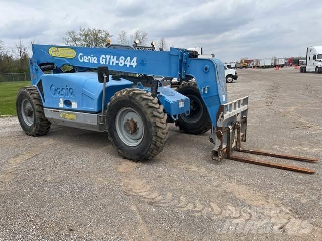 Genie GTH-844 مناولات متداخلة