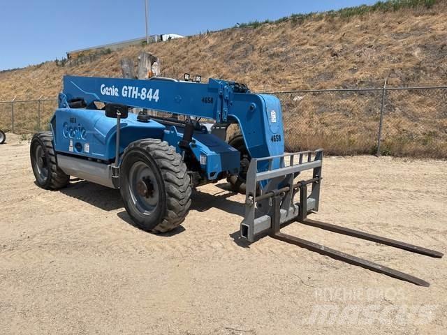 Genie GTH-844 مناولات متداخلة