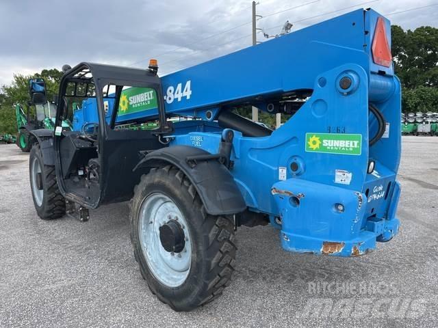 Genie GTH844 مناولات متداخلة