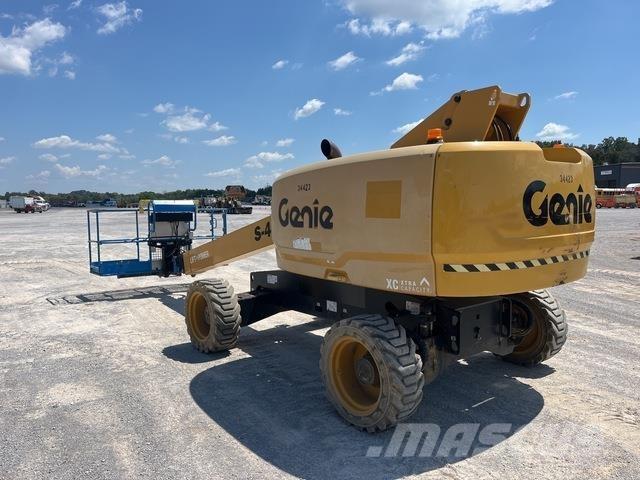 Genie S-40XC رافعات سلة تلسكوبية