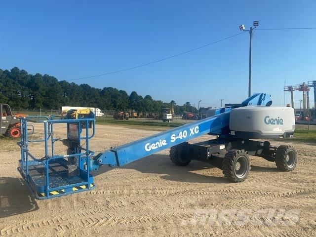 Genie S-40XC رافعات سلة تلسكوبية