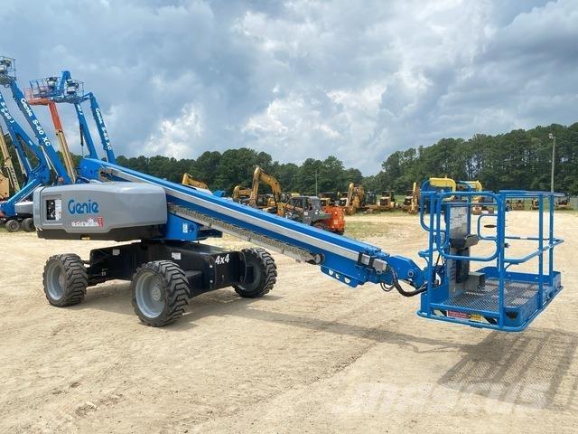 Genie S-60XC رافعات سلة تلسكوبية