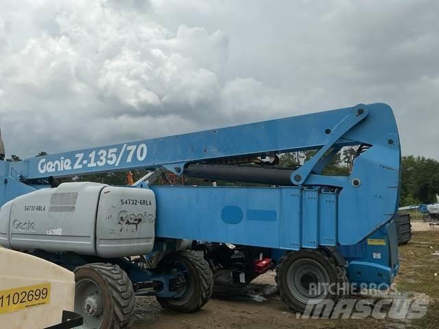 Genie Z-135/70 رافعات سلة مفصلية