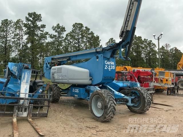 Genie Z-135/70 رافعات سلة مفصلية