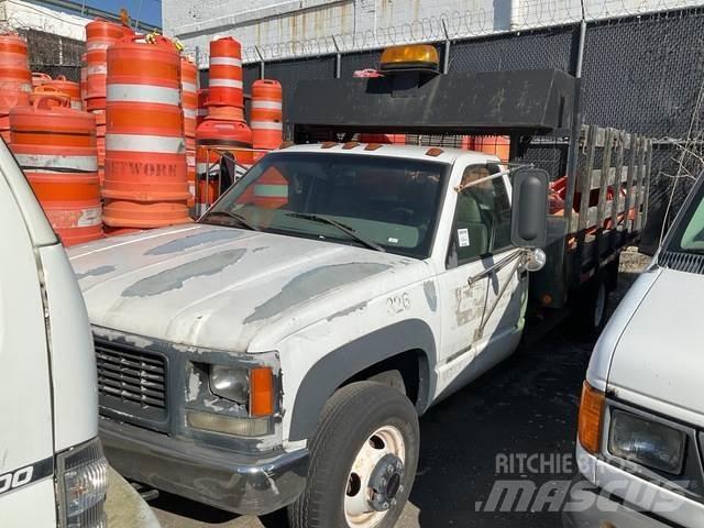 GMC 3500 شاحنات مسطحة/مفصلية الجوانب