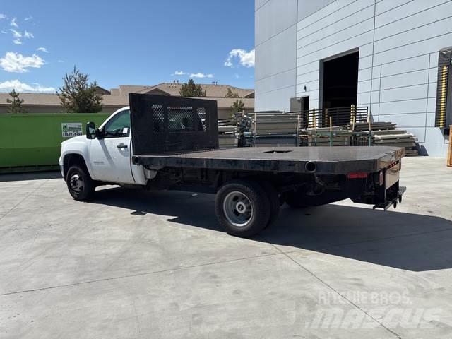 GMC 3500 شاحنات مسطحة/مفصلية الجوانب