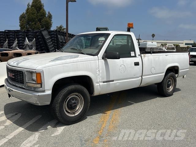 GMC 3500 شاحنات خفيفة/مفصلية الجوانب