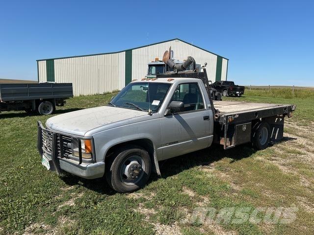 GMC 3500 شاحنات مسطحة/مفصلية الجوانب