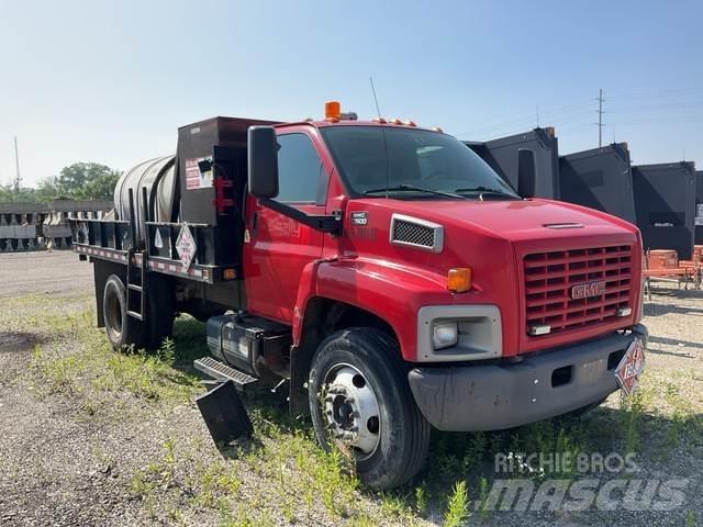 GMC 7500 شاحنات مسطحة/مفصلية الجوانب