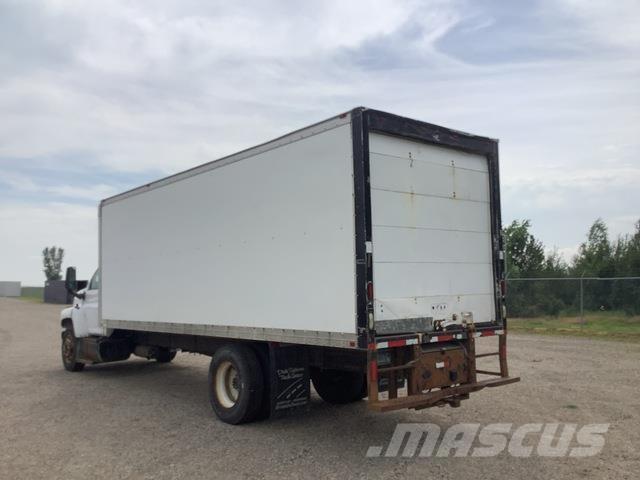 GMC 7500 شاحنات ذات هيكل صندوقي