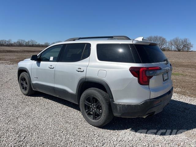 GMC Acadia سيارات