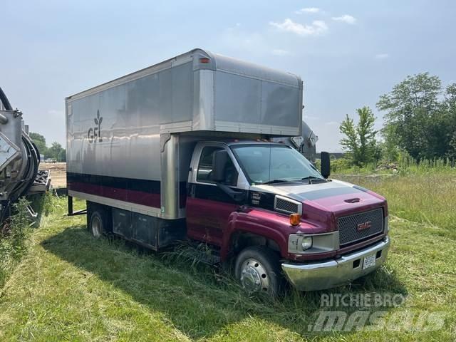 GMC C5500 شاحنات ذات هيكل صندوقي