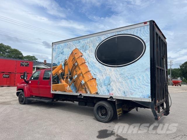GMC C5500 شاحنات ذات هيكل صندوقي