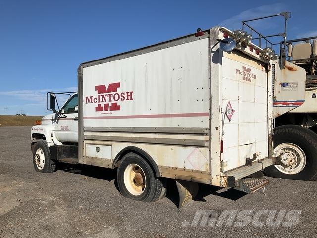 GMC C6500 شاحنات ذات صهاريج