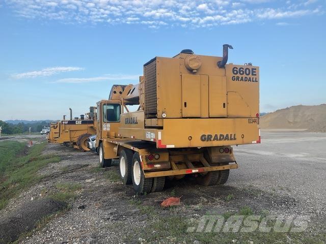Gradall G660E حفارات بعجل