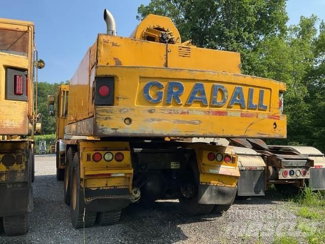 Gradall :other حفارات بعجل