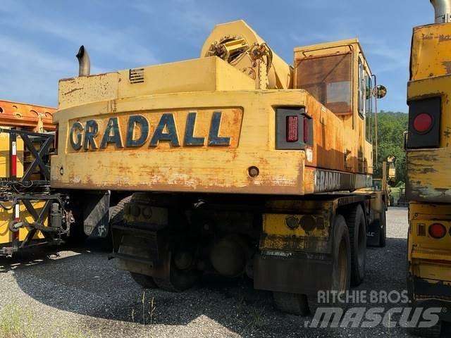 Gradall XL4100 حفارات بعجل