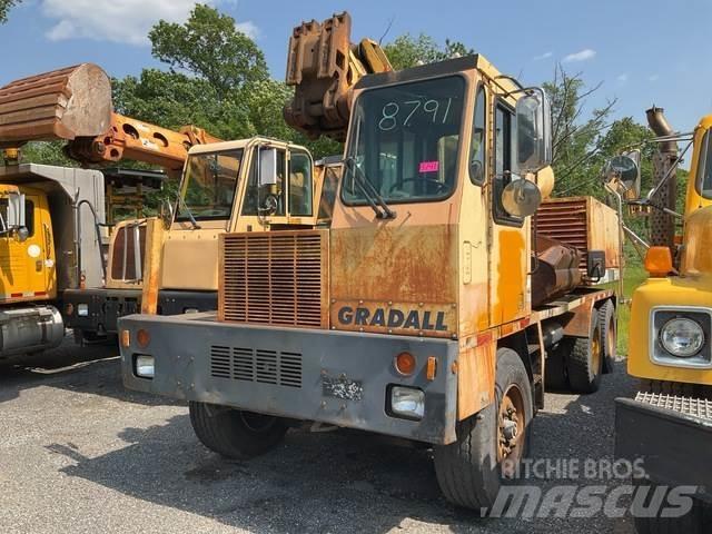 Gradall XL4100 حفارات بعجل