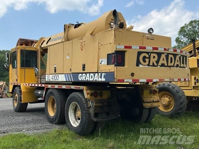 Gradall XL4100 حفارات بعجل