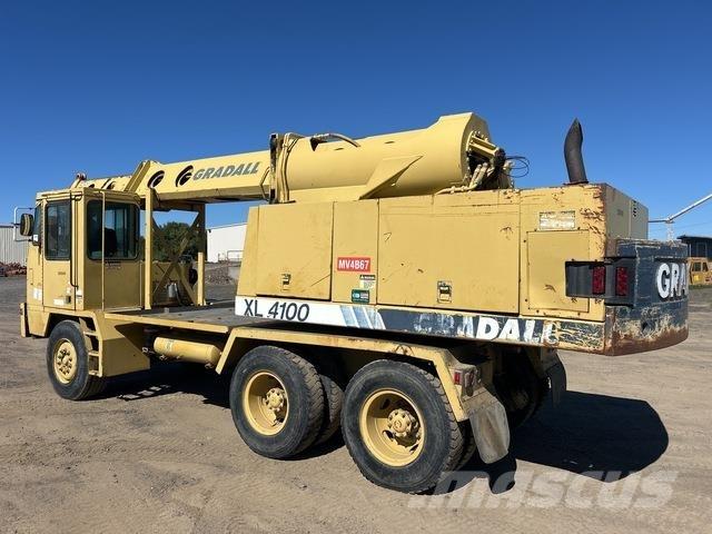 Gradall XL4100 حفارات بعجل