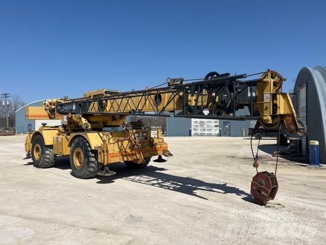 Grove RT640C رافعات الطرق الوعرة