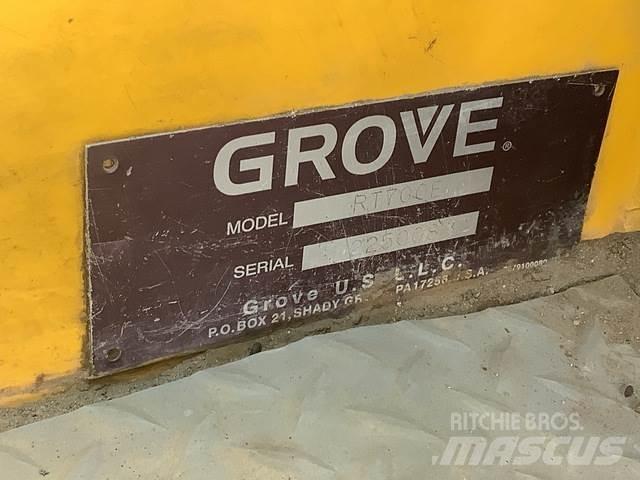 Grove RT700E رافعات الطرق الوعرة