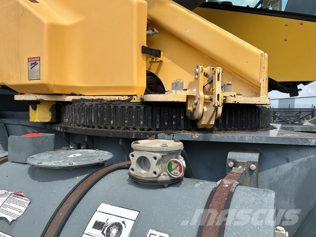 Grove RT700E رافعات الطرق الوعرة