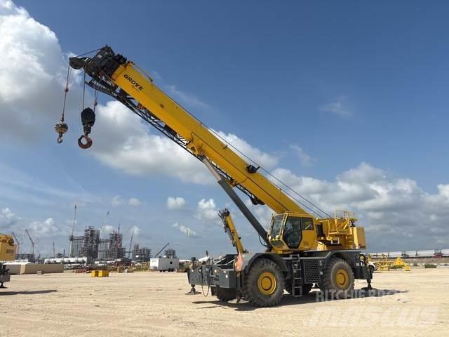 Grove RT880E رافعات الطرق الوعرة